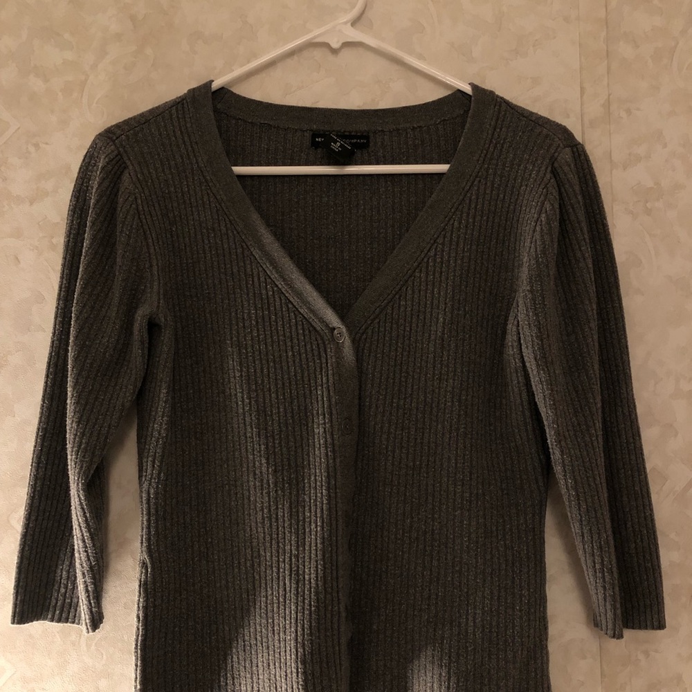 New York & Company V-Neck Button Down Cardigan Size: S